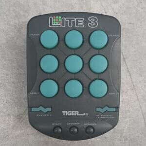 Tiger Electronics - Lite 3 Handheld Memory Game